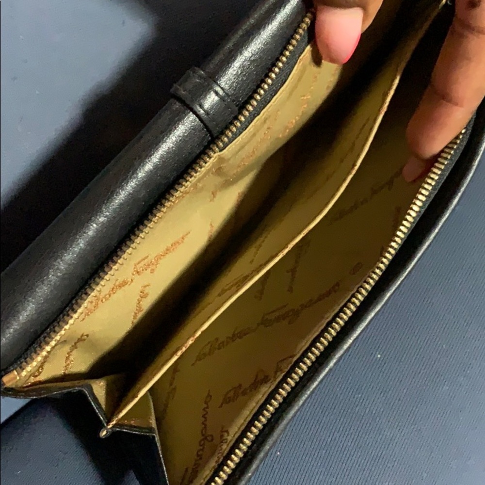 Ferragamo black leather wallet with tassel & gold - Picture 5 of 8